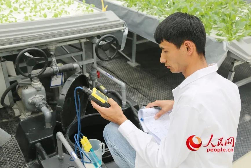 2071856695125983232.webp 图片