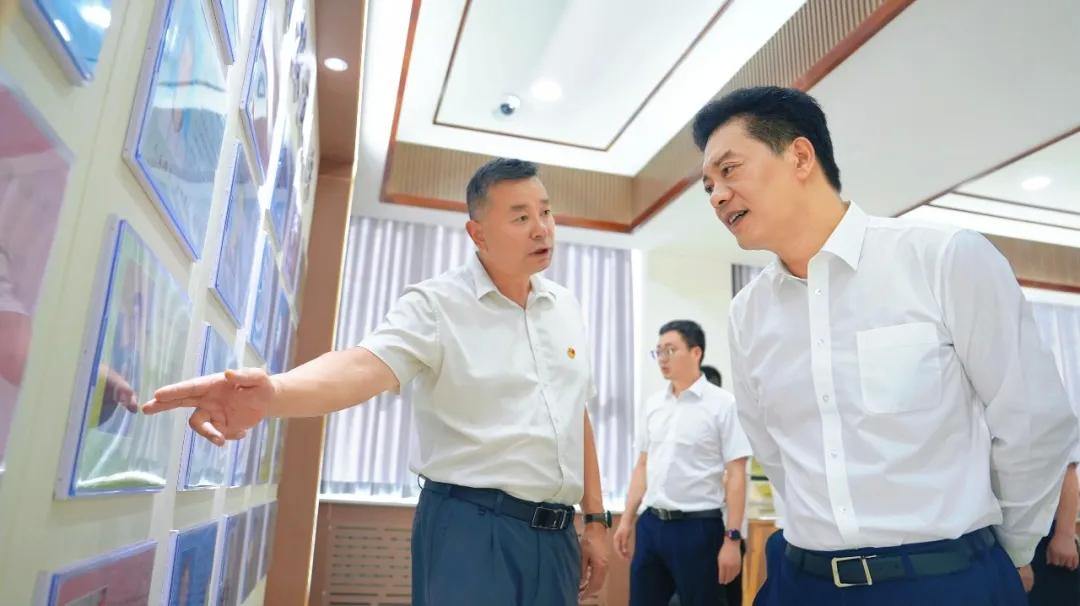 2072938566610042880.webp 图片