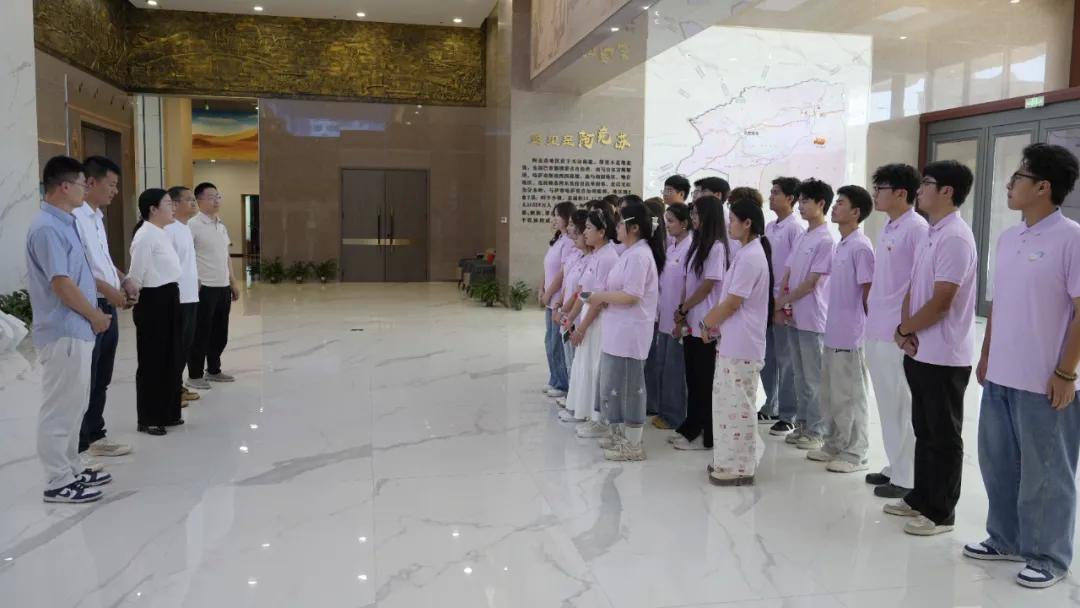 2072939640800657408.webp 图片