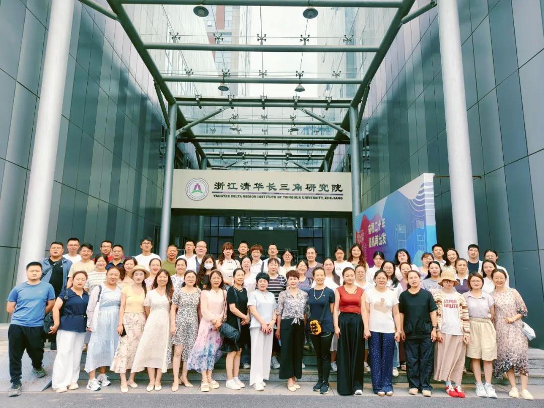 2074404811591106560.webp 图片