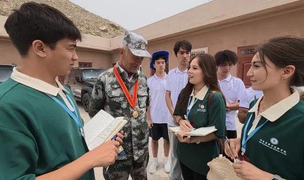 2075414650266042368.webp 图片