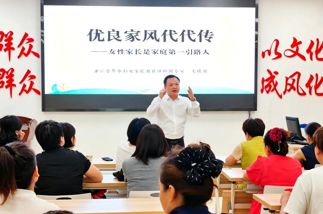2077288364142215168.webp 图片