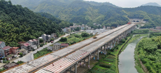 富阳墨斗山大桥雄姿初显