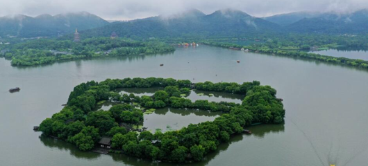 烟雨西湖 宛如仙境