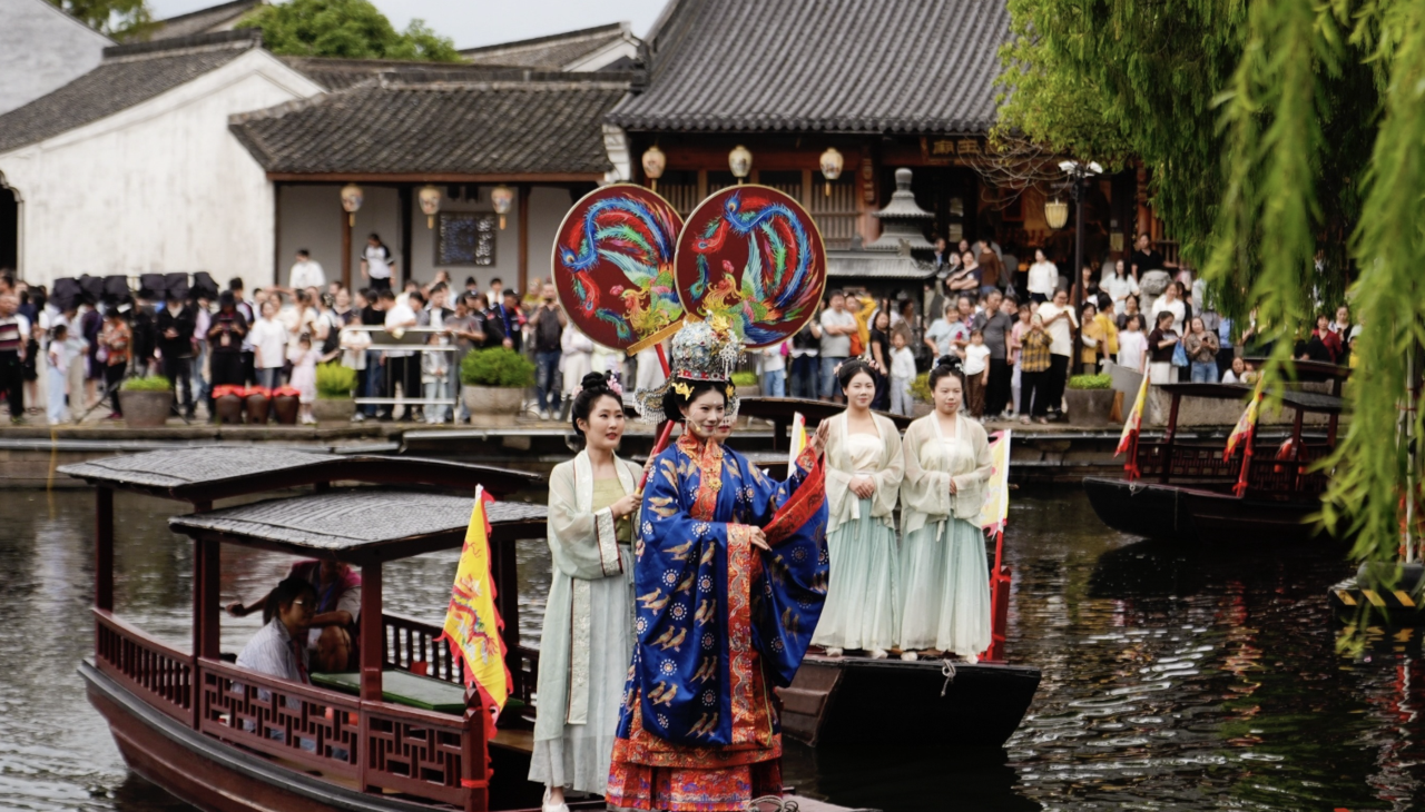 国庆去哪“微醺”？黄酒小镇带你一秒入宋