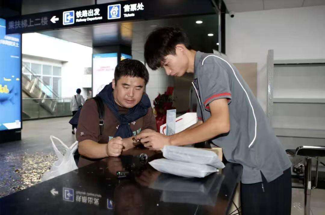 行李轻松寄 “义乌好好逛” 全国县级市首个行李便捷托运服务落地义乌站