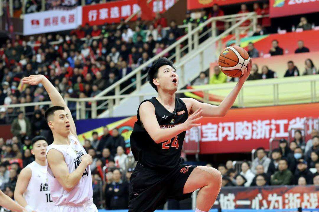 1999843317289713664.webp 图片