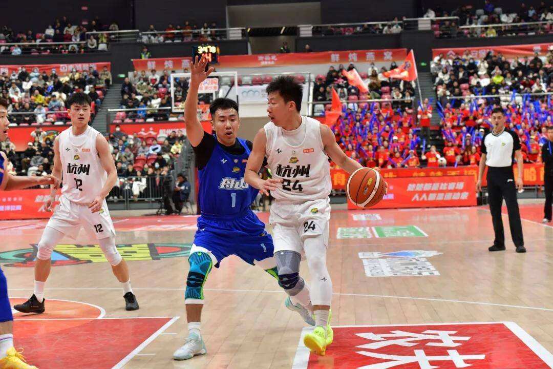 1999843412068401152.webp 图片