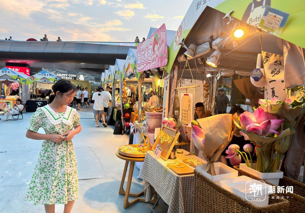 杭州夜市纳凉 潮玩夏日