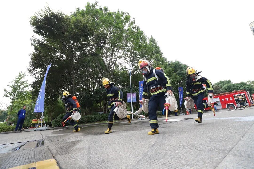 2053726101057773568.jpg 图片