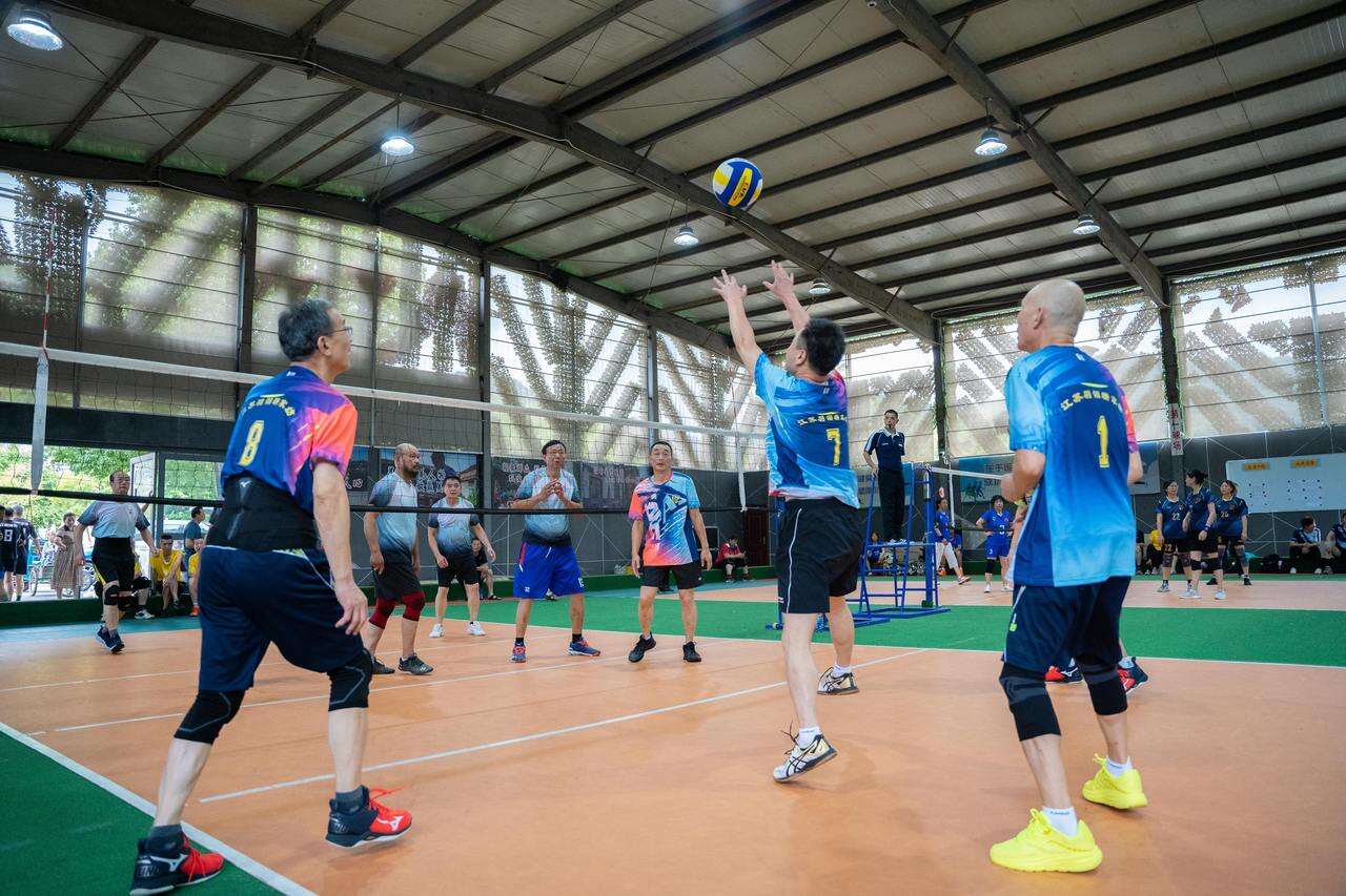 配图3:后岸采桃节全国气排球联赛 郑宇钦 摄.jpg