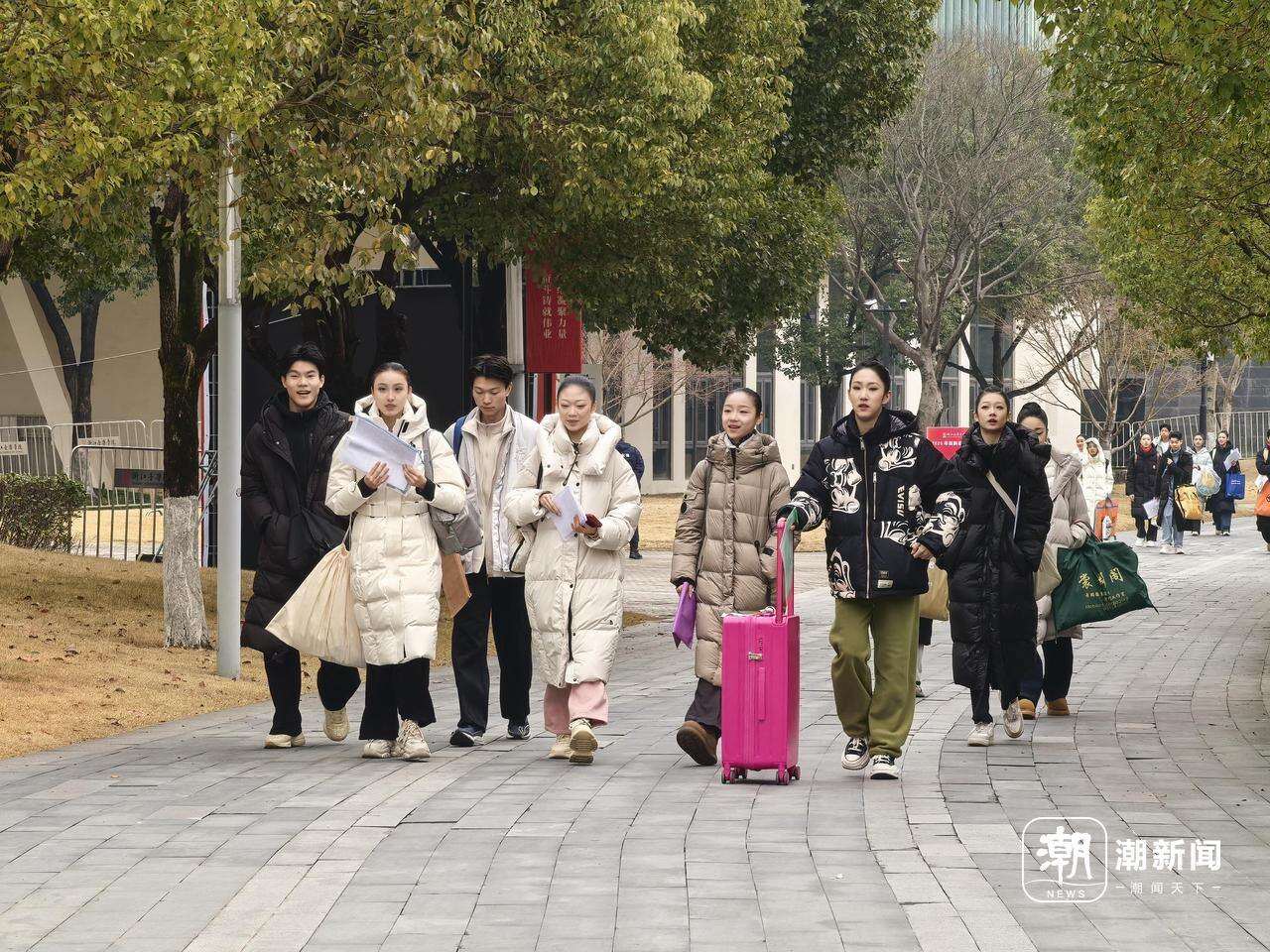 校考人数减少,文化要求提高……“艺考热”不再,考生何去何从?(1)