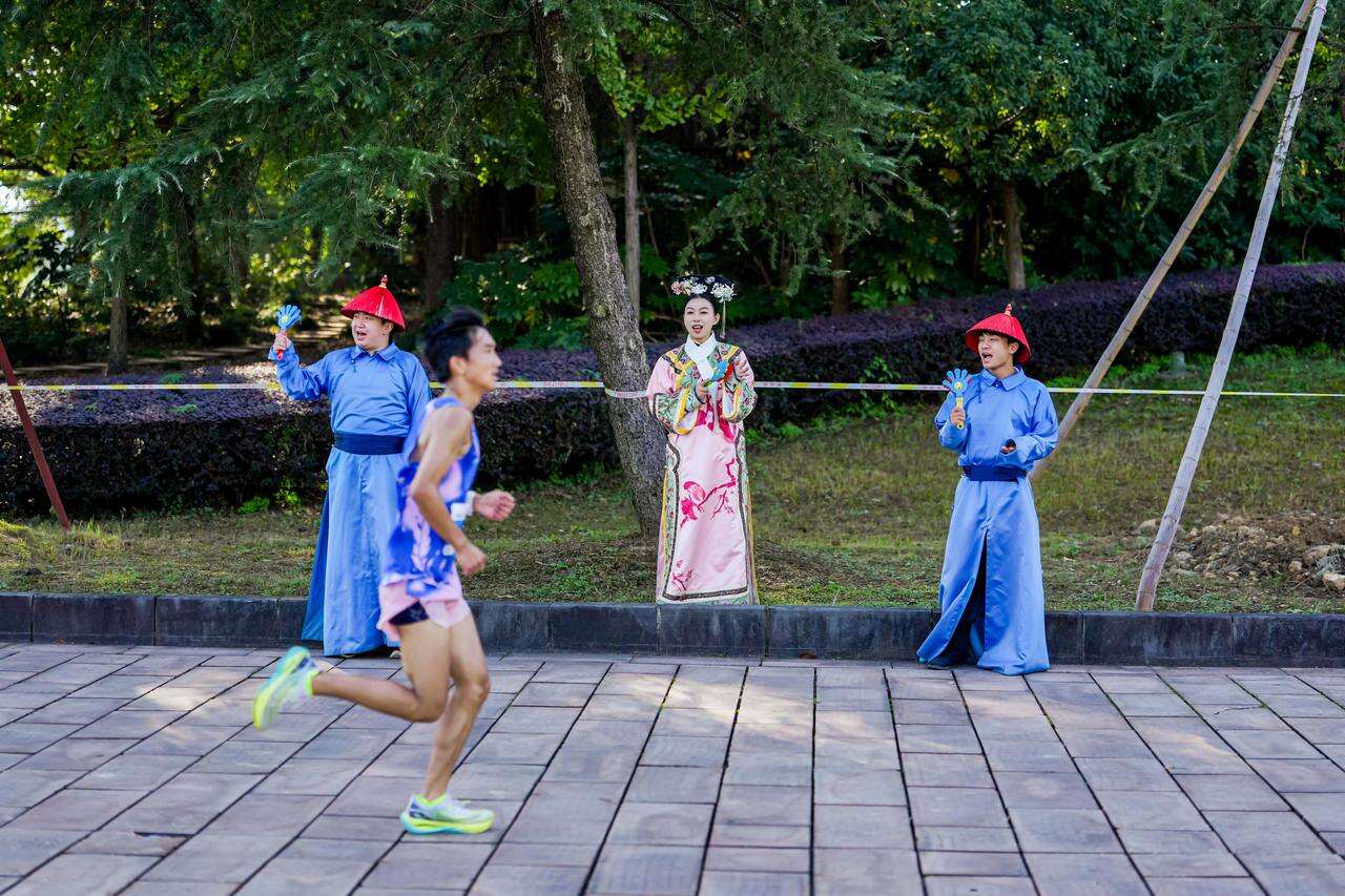 跑进景区。主办方供图 (4).jpg