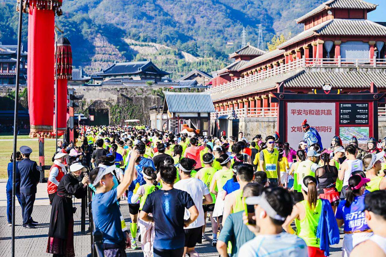 跑进景区。主办方供图 (5).jpg