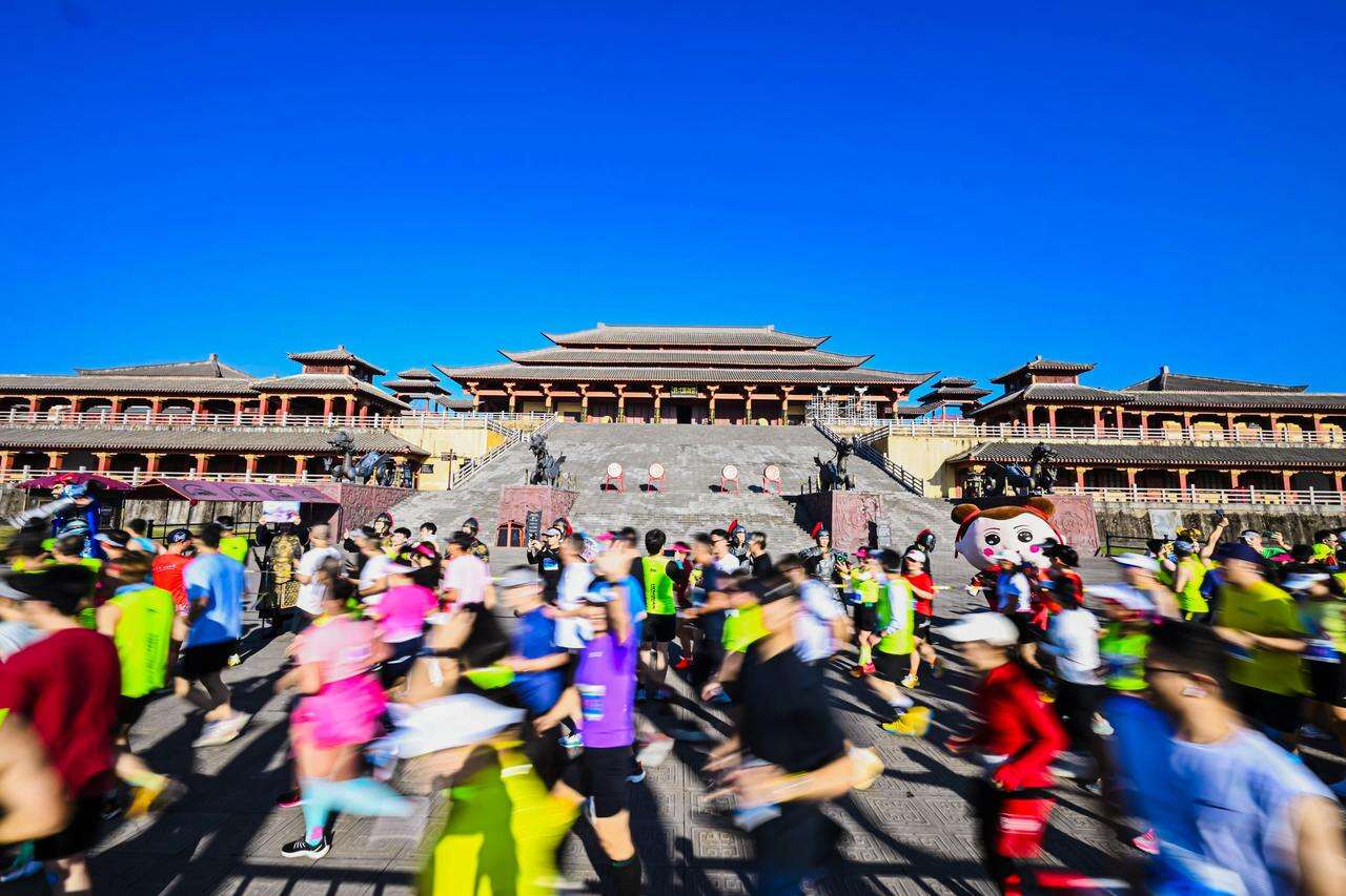 跑进景区。主办方供图 (6).jpg