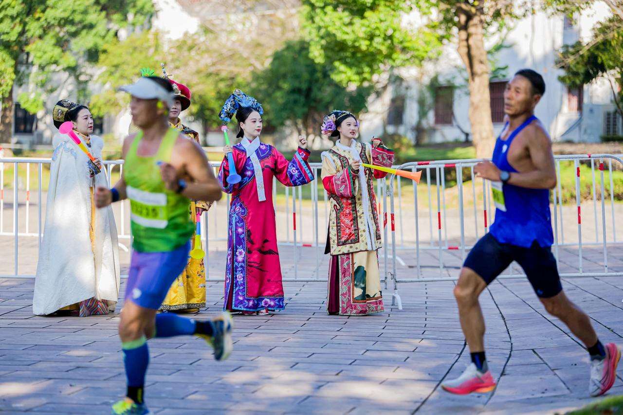 跑进景区。主办方供图 (7).jpg