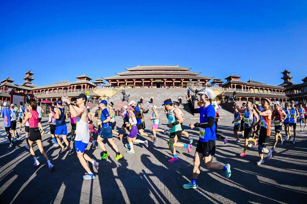 跑进景区。主办方供图 (10).jpg