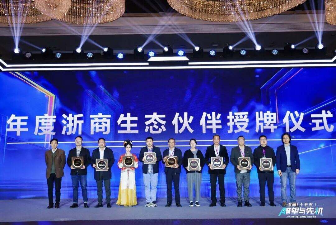 1999676963798515713.jpg 图片