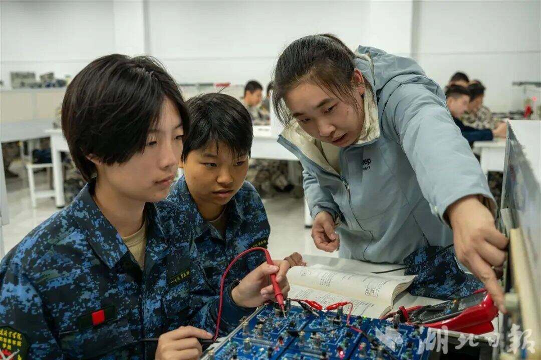 2000354092311773184.jpg 图片