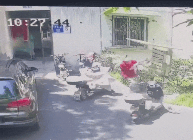 2063077650431160320.gif GIF.gif