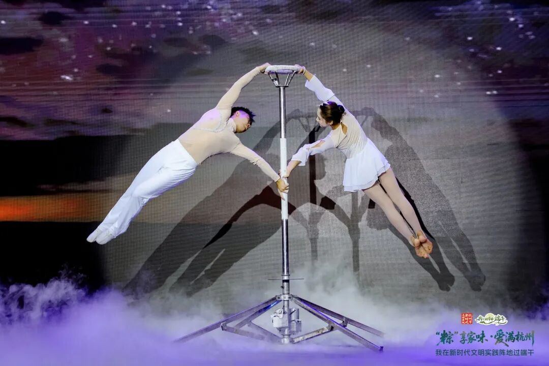 2067966941946855424.jpg 图片