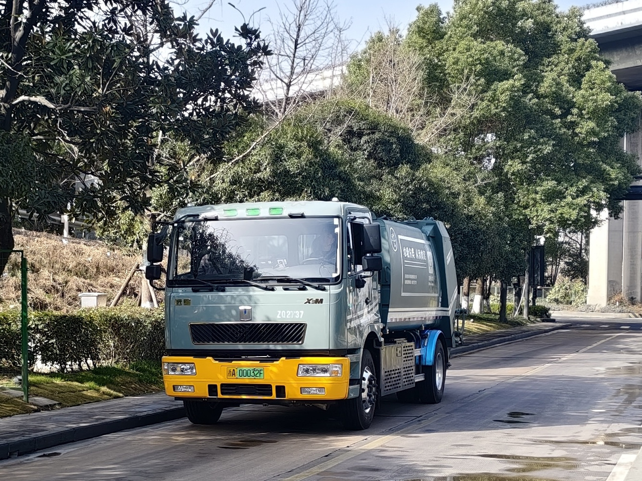 牵引车-砂石料运输.jpg