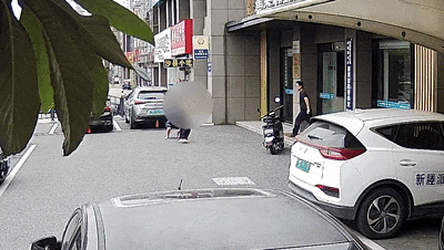 2104378965979238400.gif