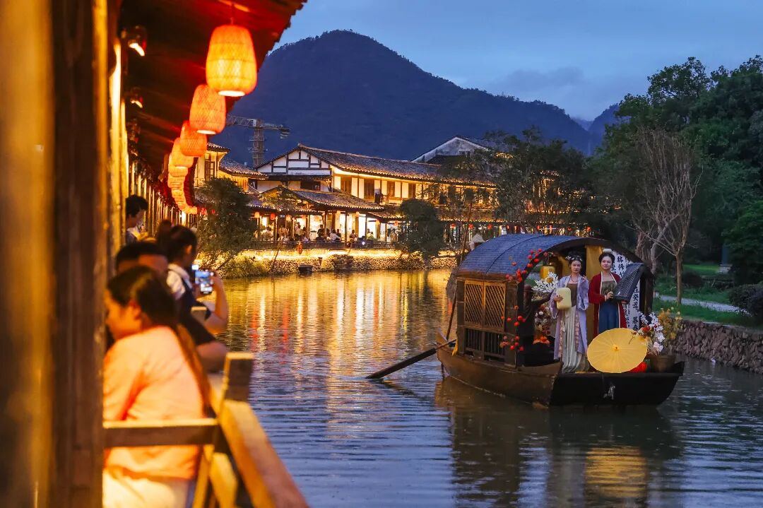 永嘉楠溪江丽水街国风花船演艺.jpg