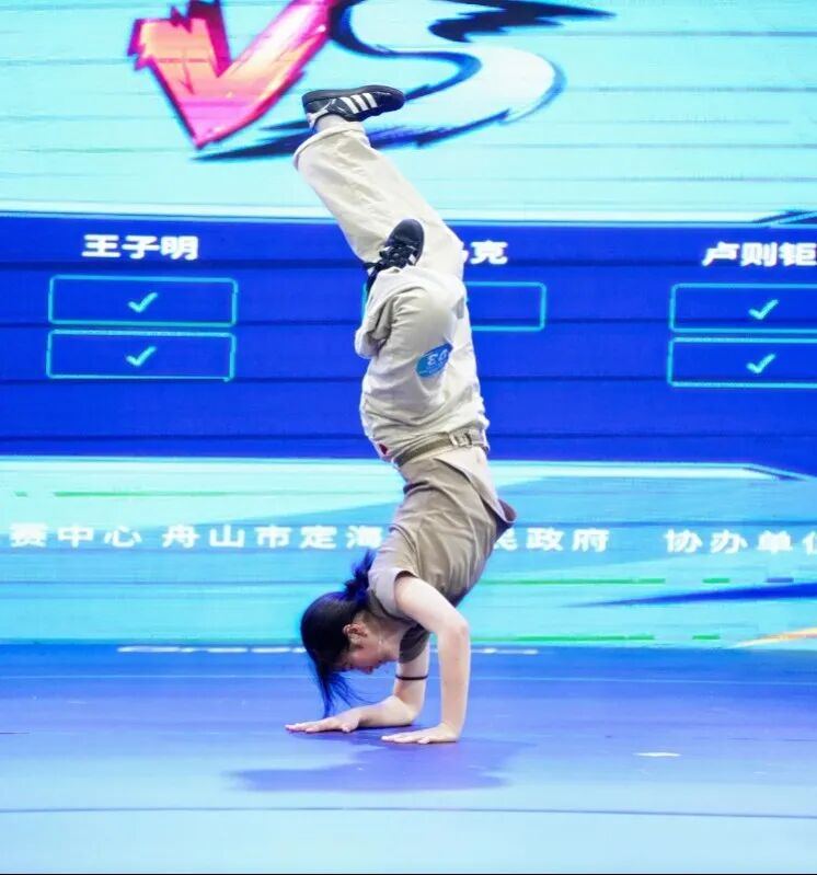 2048647779298779136.jpg 图片