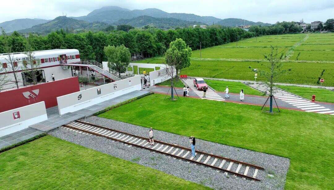 1990602989504552960.jpg 图片