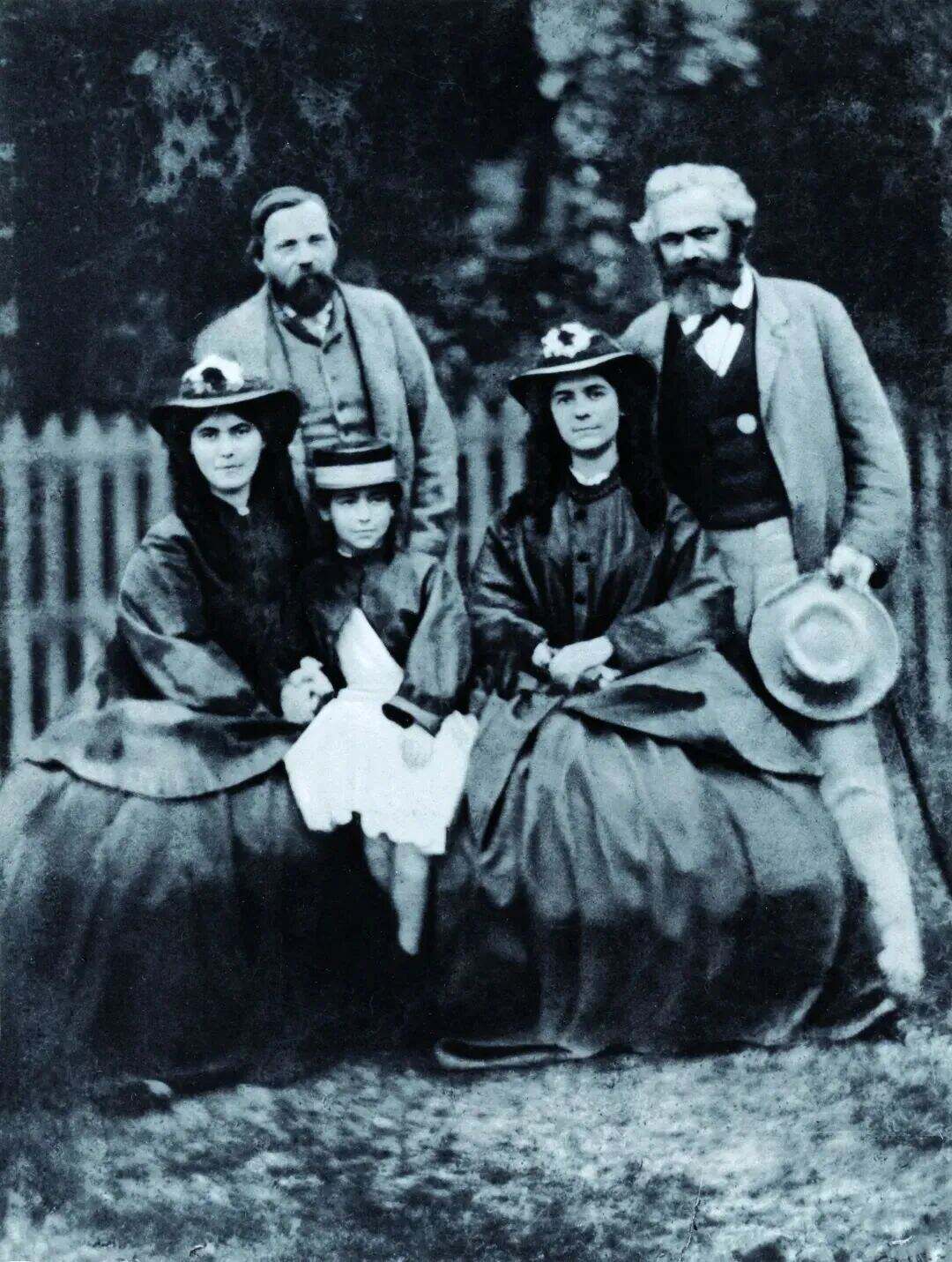 1994207672492077056.jpg 图片