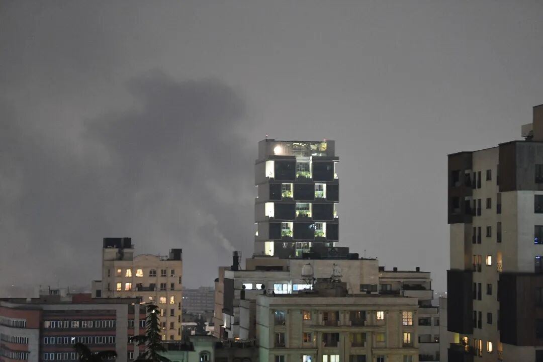 2033433689399939072.jpg 图片