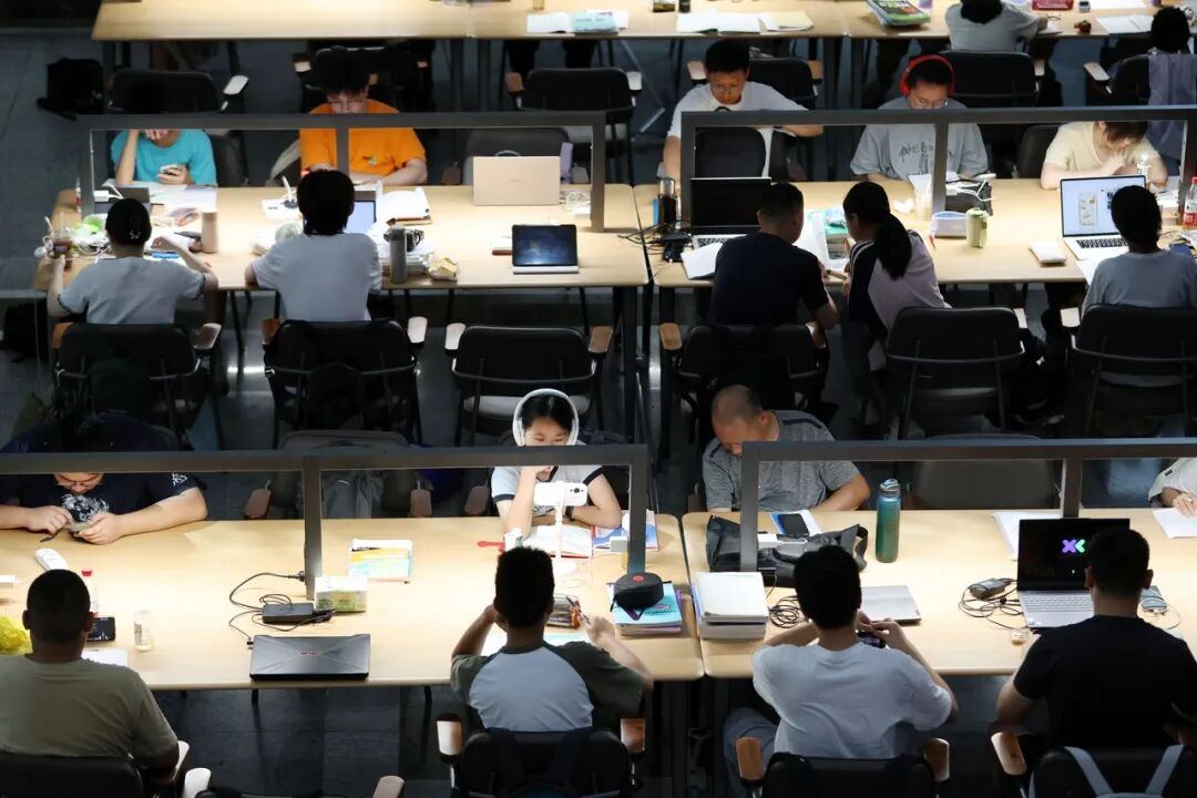 2033721104790376448.jpg 图片