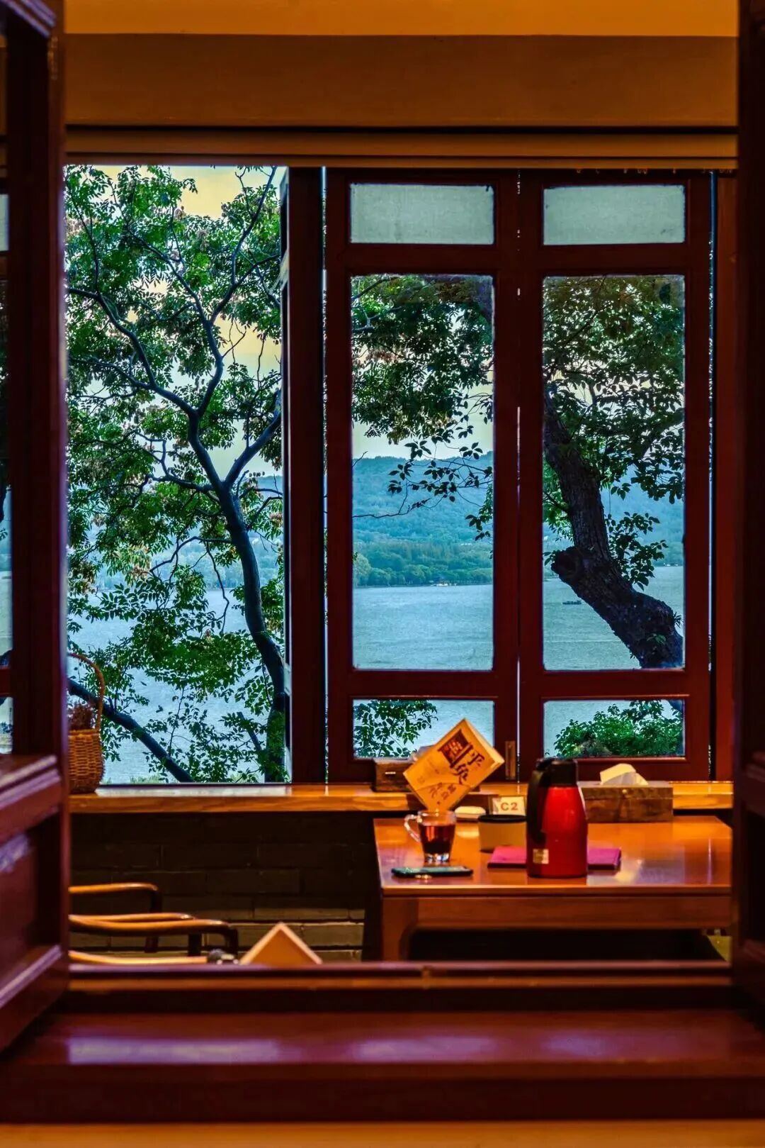 2036610300400103424.jpg 图片