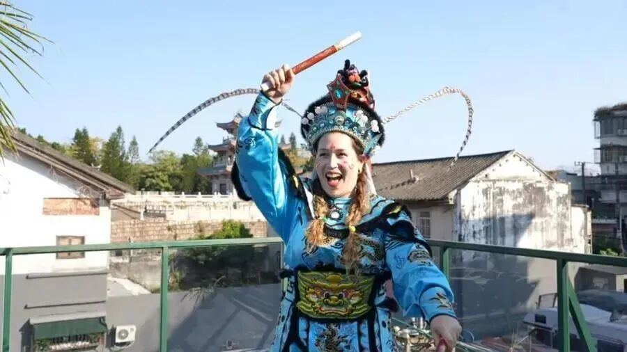 2045412600488861696.jpg 图片