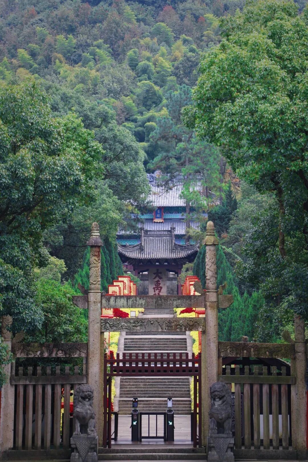 2046062300971868160.jpg 图片