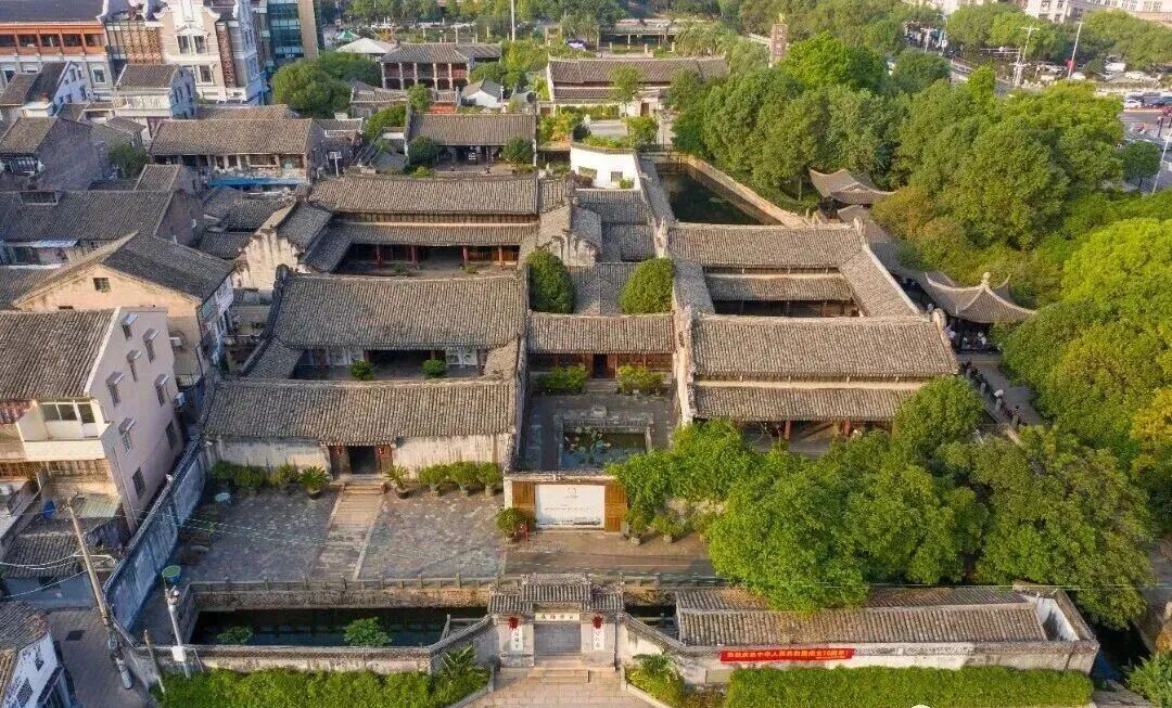 2100409897089699840.jpg 图片
