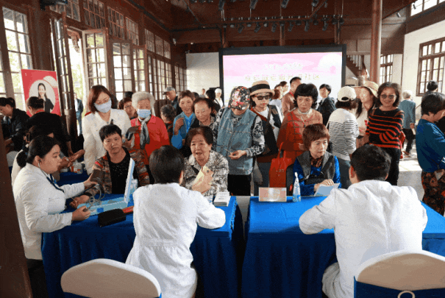 1844903755779063808.gif 图片