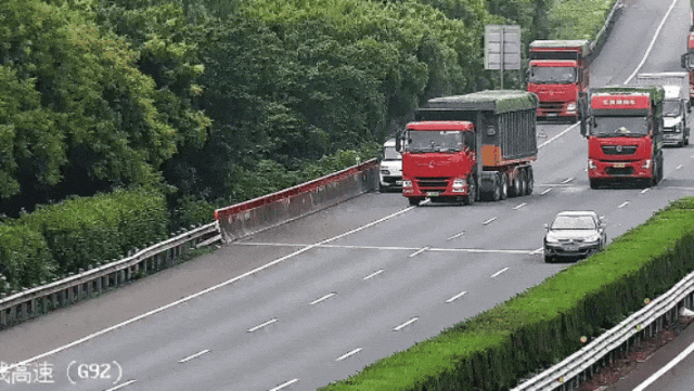 2059638076480630784.gif 图片