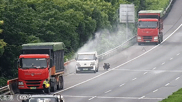 2059638078133186560.gif 图片