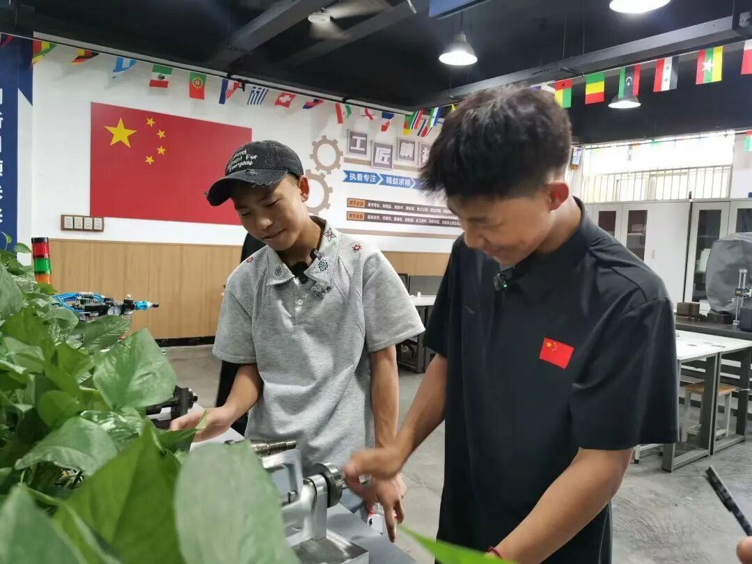 2097277539868151808.jpg 图片