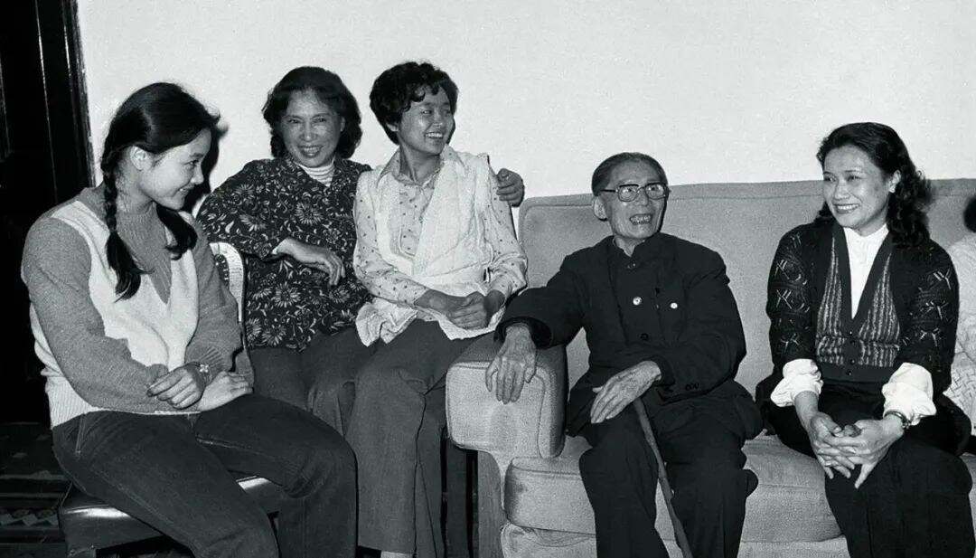 1930113612630700032.jpg 图片